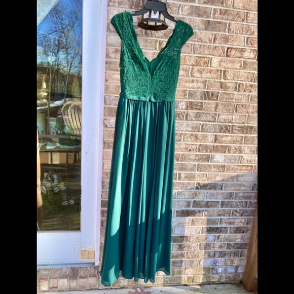 Belsoie Green Lace Ethereal Classic Formal Prom Dress - Picture 9 of 11